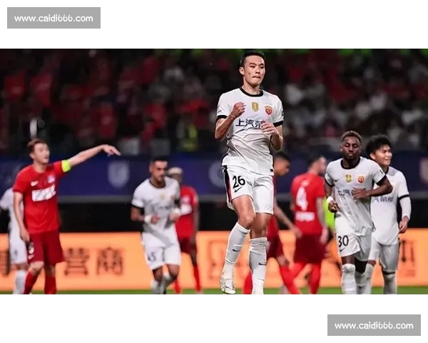 8 分钟闪击 + 3 纪录!李新翔刘若钒引爆海港梦幻开局 8 分钟闪击 + 3 纪录!李新翔刘若钒引爆海港梦幻开局