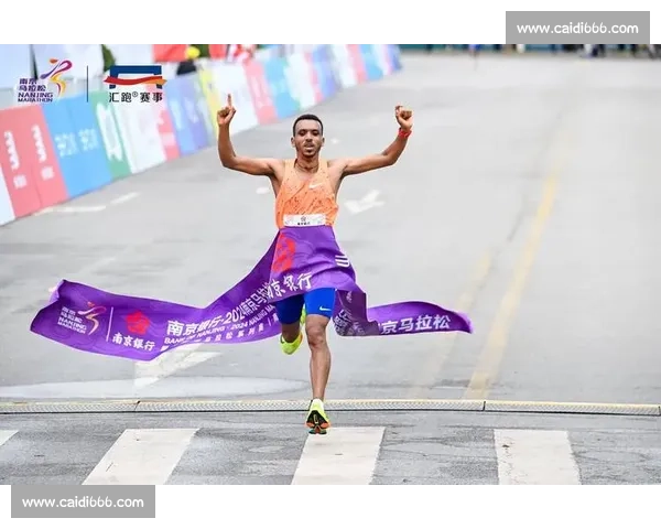 贾俄仁加获季军，上海 10 公里精英赛十周年开跑